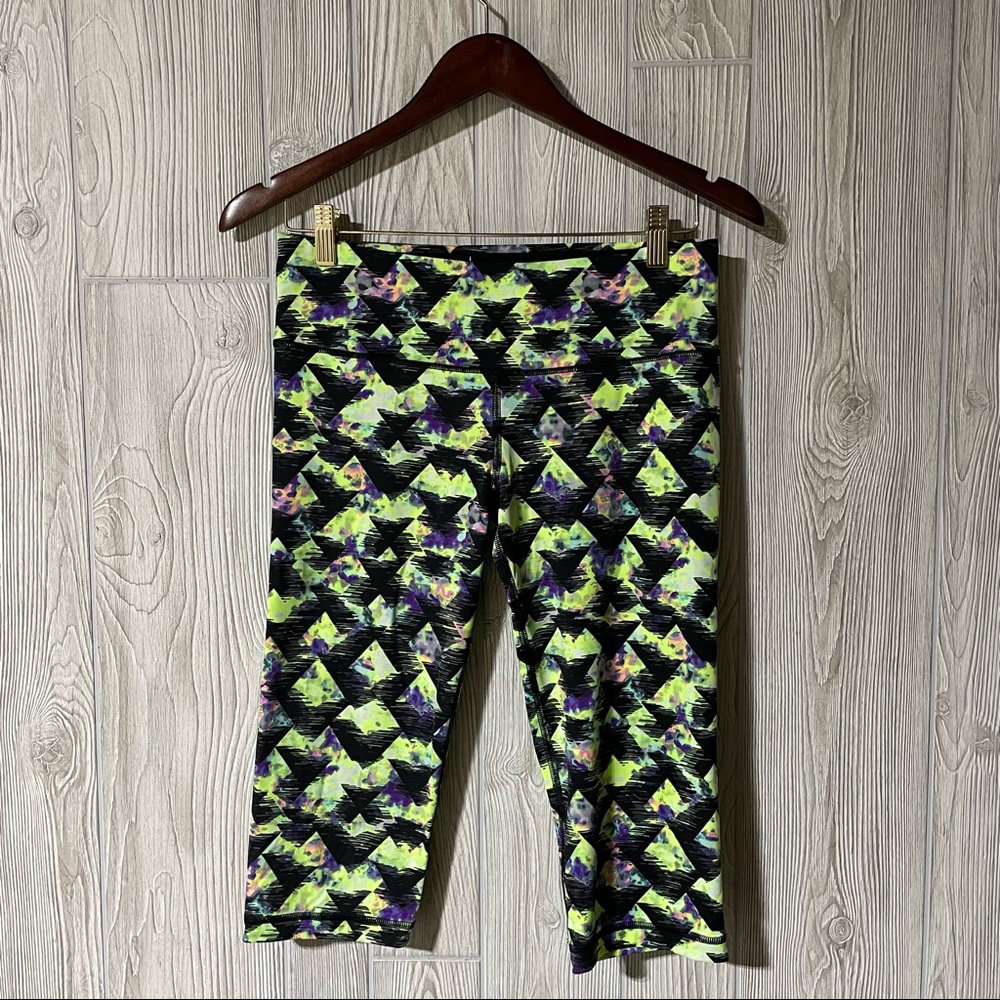 Victoria's Secret Sport Knockout Crop Leggings Size M